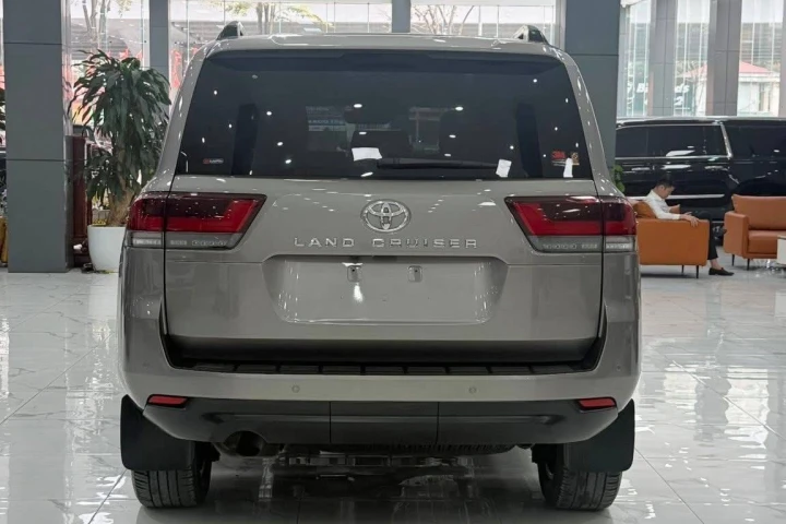 Toyota Land Cruiser 2024