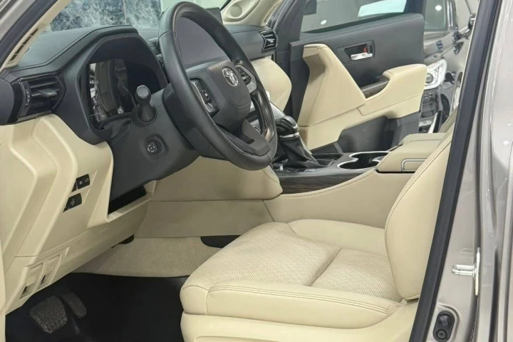 Toyota Land Cruiser 2024