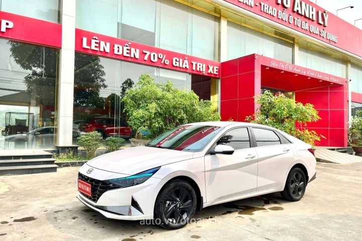 Hyundai Elantra 1.6 AT 2024