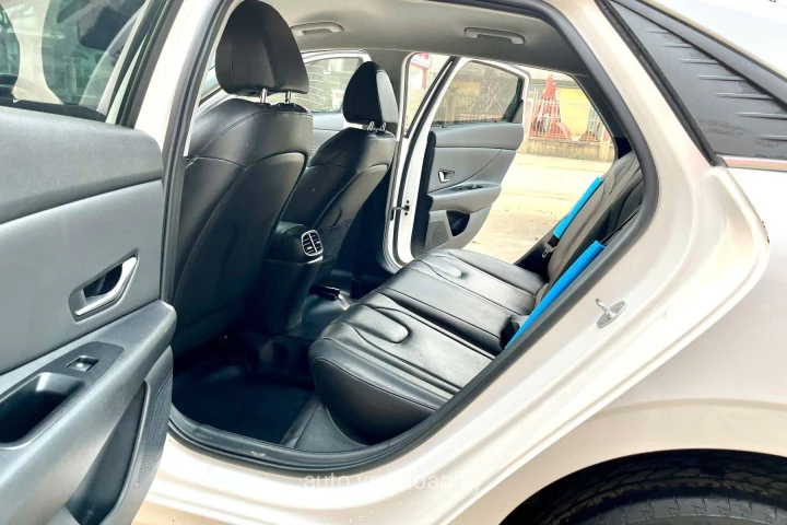 Hyundai Elantra 1.6 AT 2024