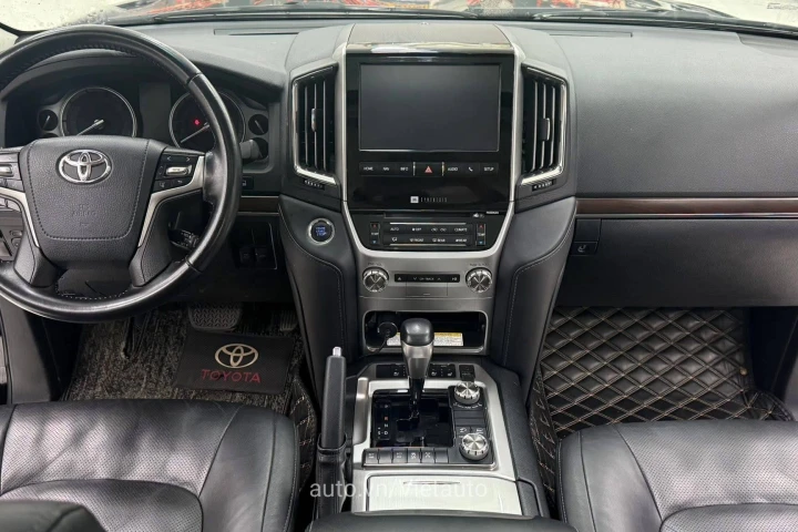 Toyota Land Cruiser 2020