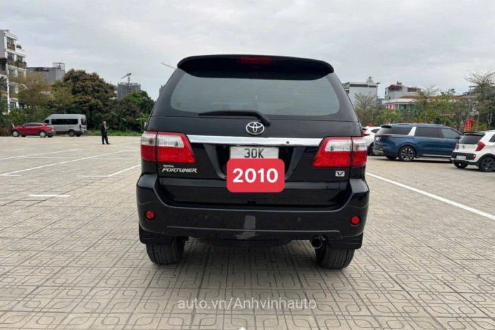 Toyota Fortuner 2010