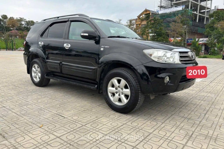 Toyota Fortuner 2010