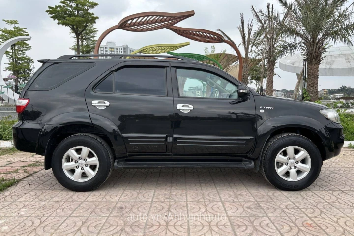 Toyota Fortuner 2010