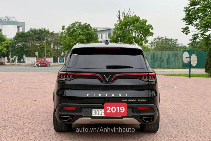 VinFast Lux SA2.0 2019