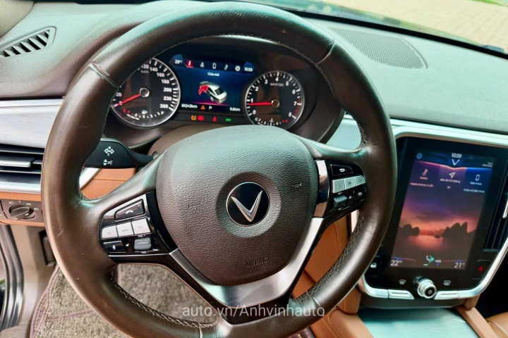 VinFast Lux SA2.0 2019