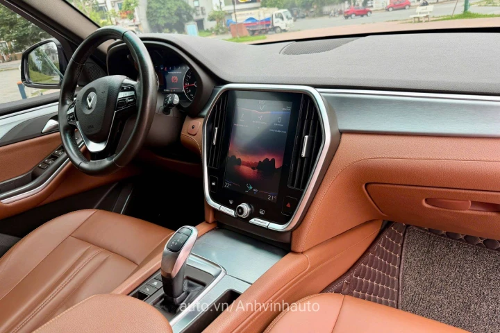 VinFast Lux SA2.0 2019