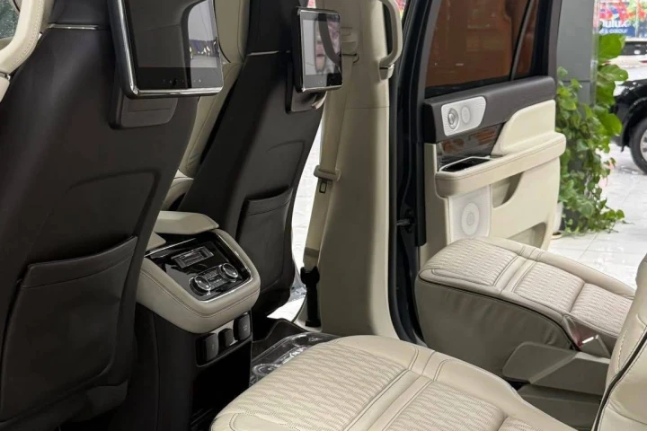 Lincoln Navigator 2021