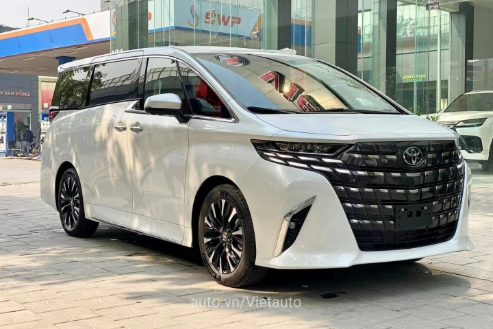 Toyota Alphard 2026