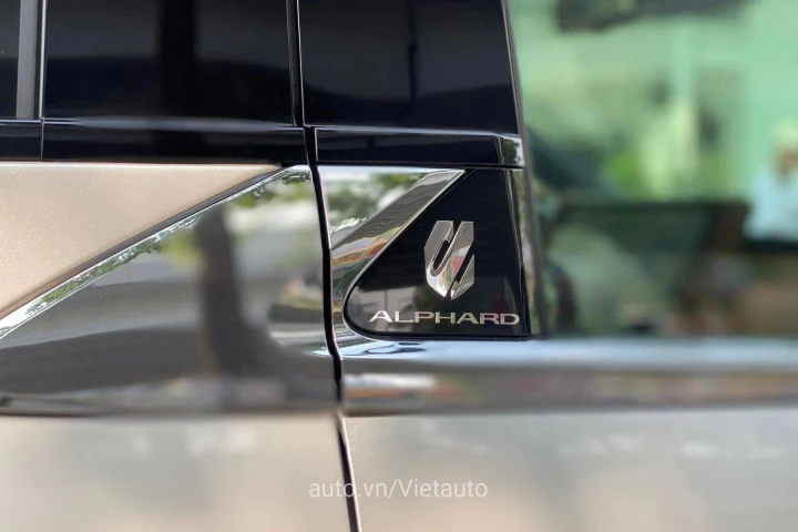 Toyota Alphard 2026