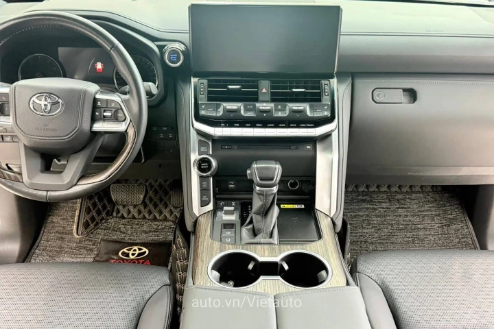 Toyota Land Cruiser 2023