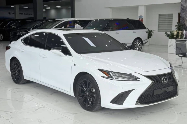 Lexus ES 2022