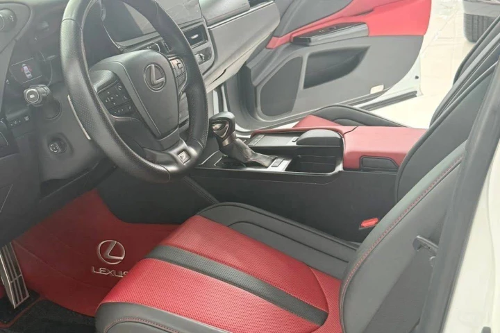 Lexus ES 2022