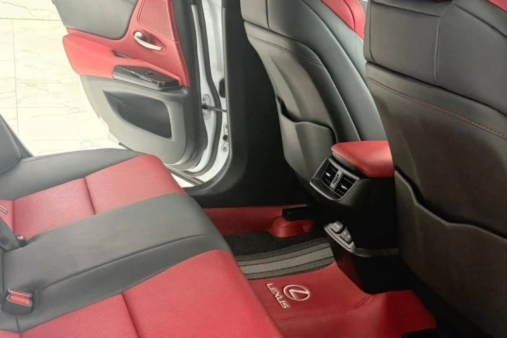 Lexus ES 2022