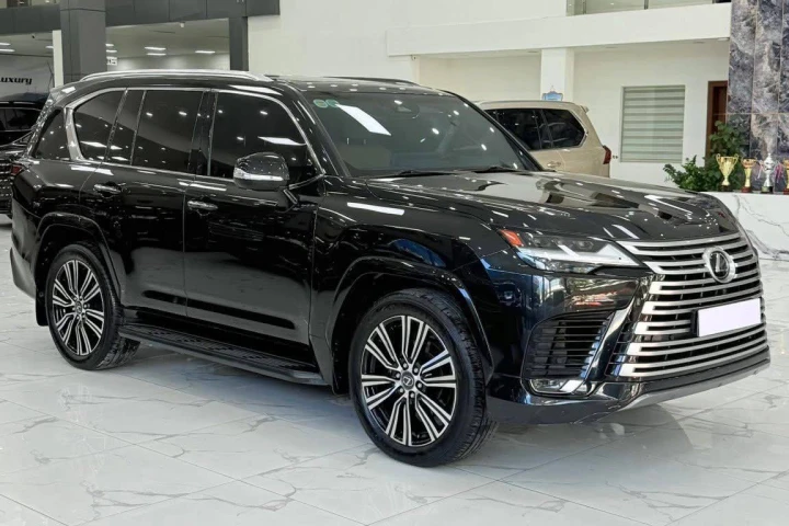 Lexus LX 2025