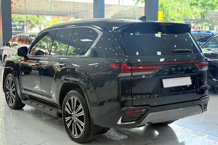 Lexus LX 2025