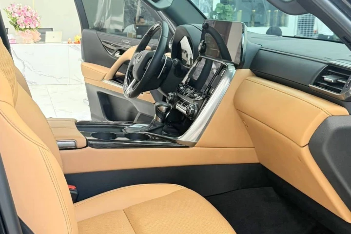 Lexus LX 2025