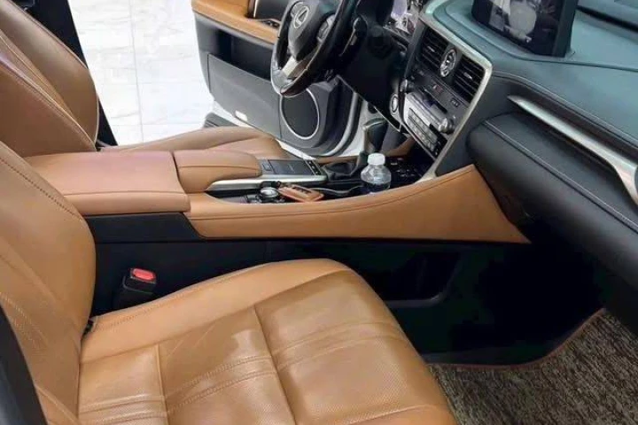 Lexus RX 2021