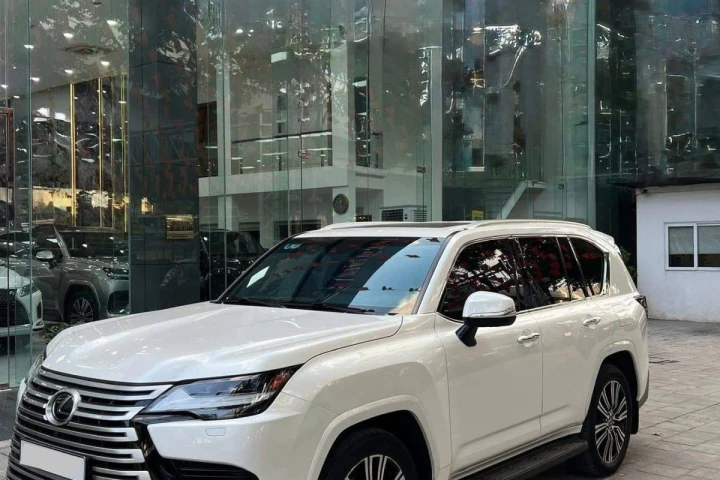 Lexus LX 2023