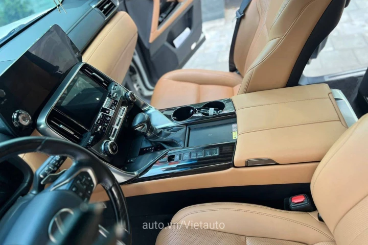 Lexus LX 2023