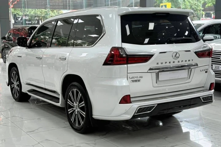Lexus LX 2021
