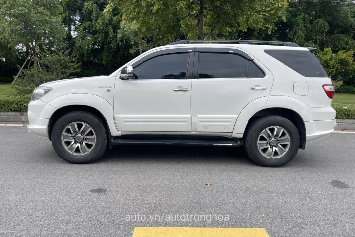 Toyota Fortuner 2012