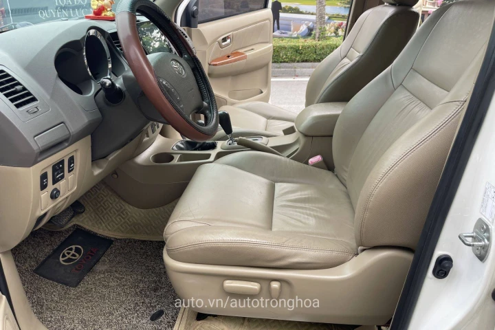 Toyota Fortuner 2012