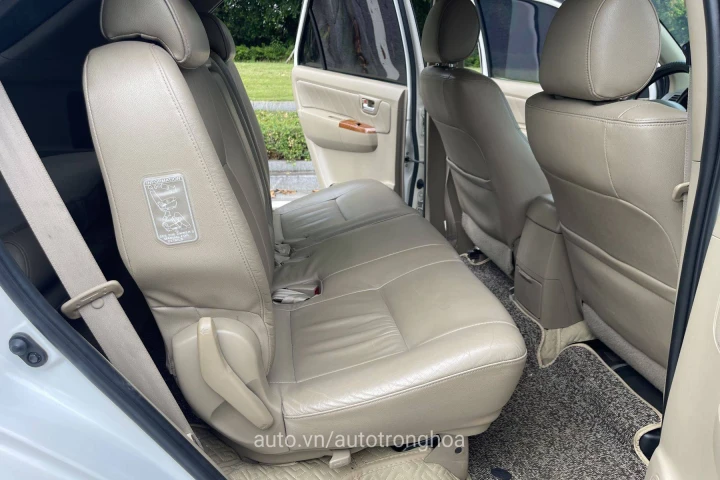 Toyota Fortuner 2012