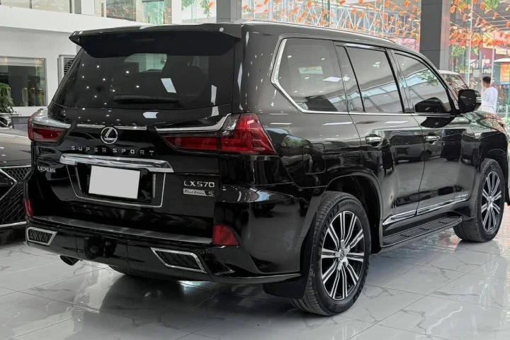 Lexus LX 2018