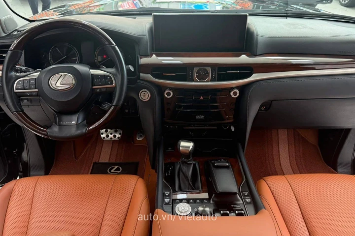 Lexus LX 2018