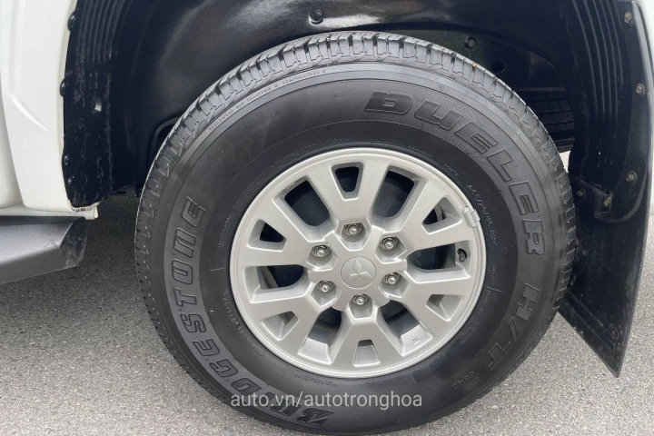 Mitsubishi Triton 2024