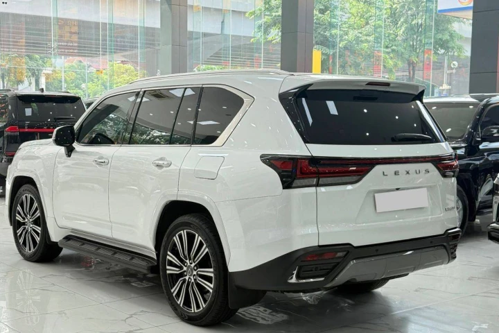 Lexus LX 2023