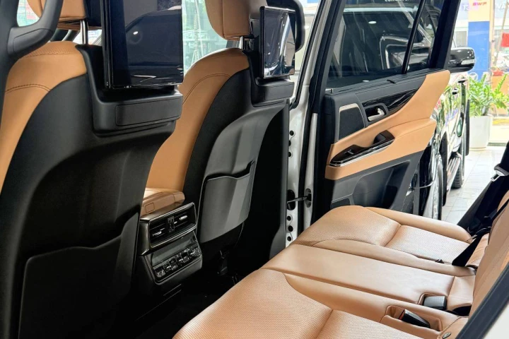 Lexus LX 2023