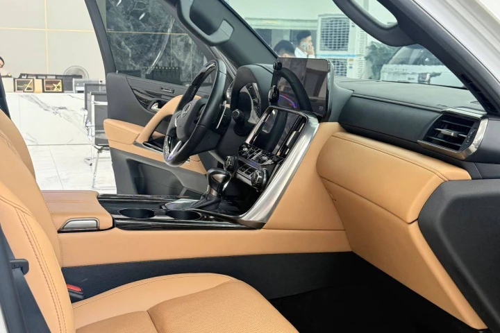 Lexus LX 2023