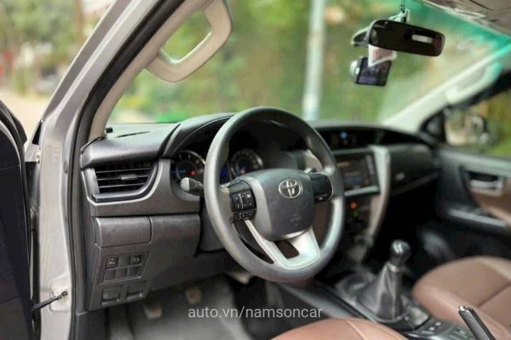 Toyota Fortuner 2.4MT 4x2 2019