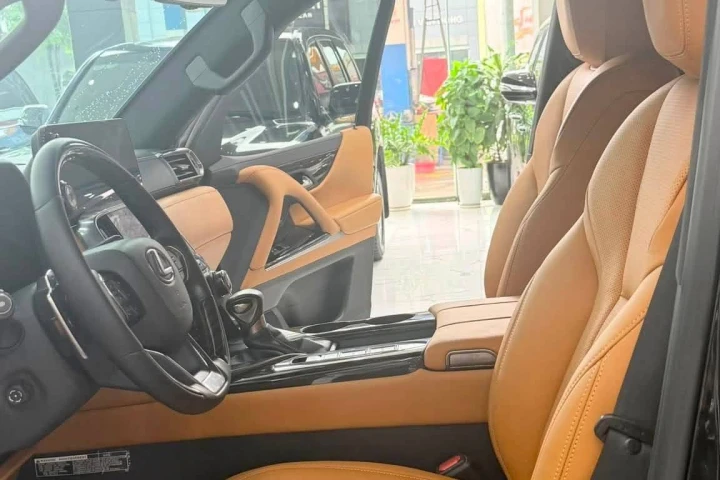 Lexus LX 2023