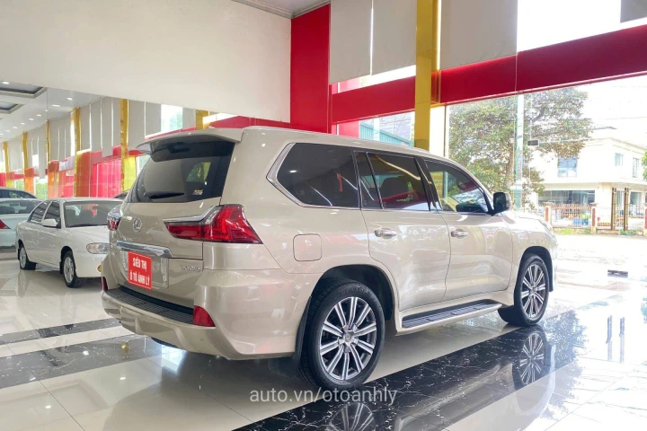 Lexus LX 2016