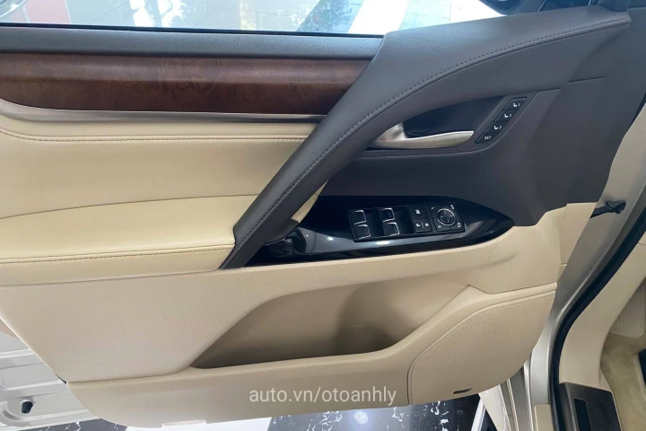 Lexus LX 2016
