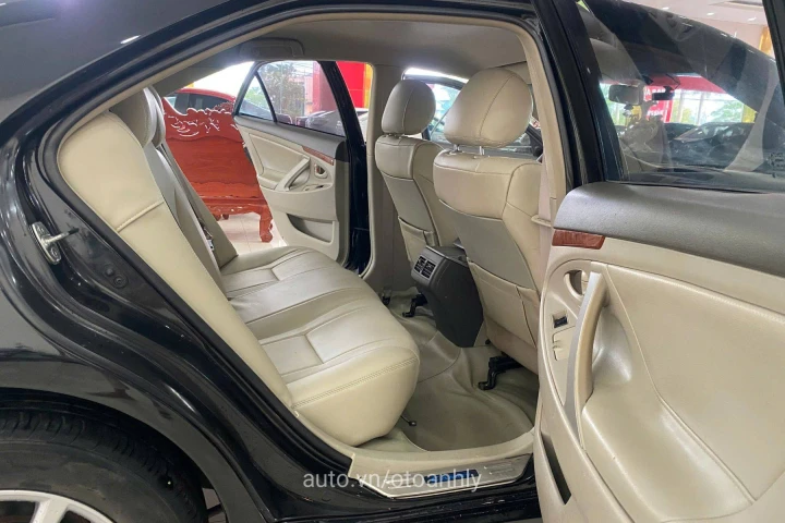Toyota Camry 2.5Q 2012