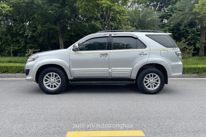 Toyota Fortuner 2012