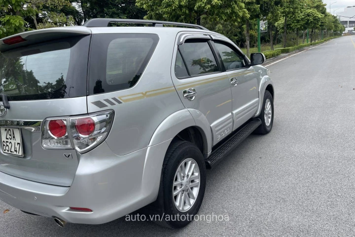 Toyota Fortuner 2012