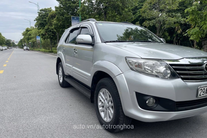 Toyota Fortuner 2012