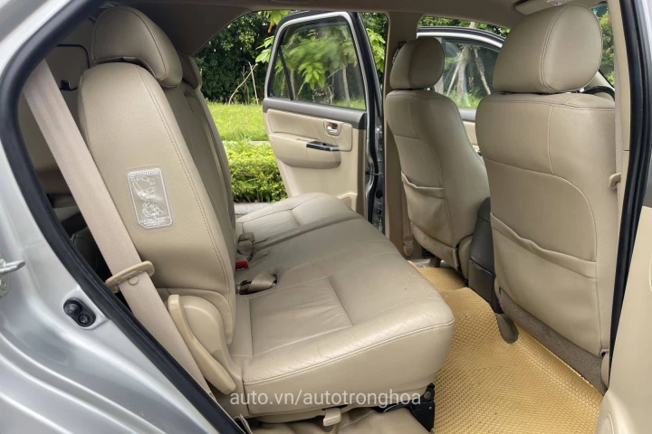 Toyota Fortuner 2012