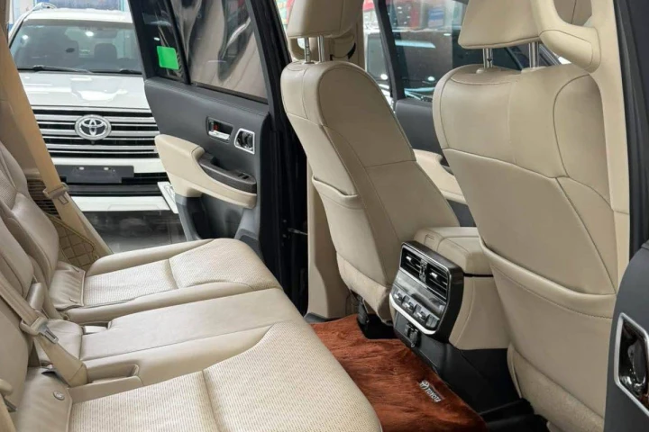 Toyota Land Cruiser 2024