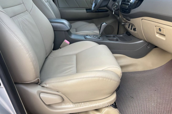 Toyota Fortuner 2012