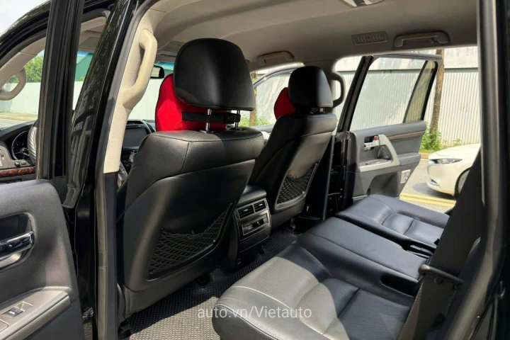 Toyota Land Cruiser 2015