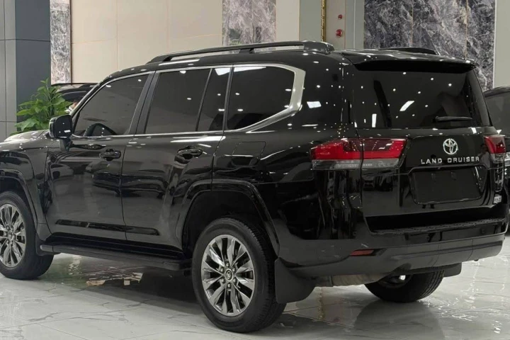 Toyota Land Cruiser 2023