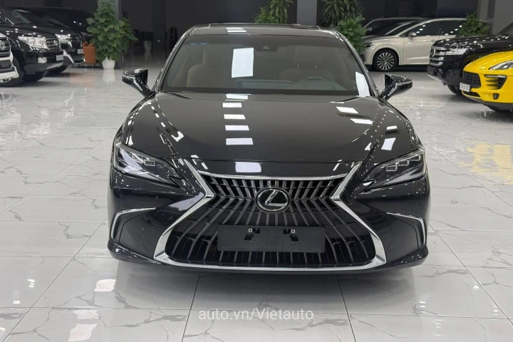 Lexus ES 2023