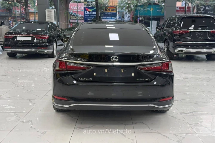 Lexus ES 2023