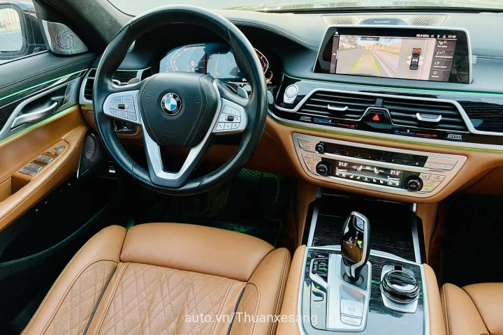 BMW 7 Series 740i Pure Excellence 2020